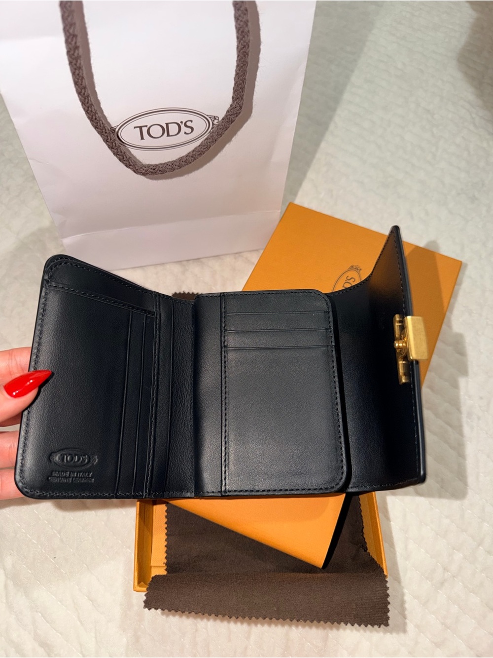 Tod's T Timeless Black Wallet - Picture 4 of 8